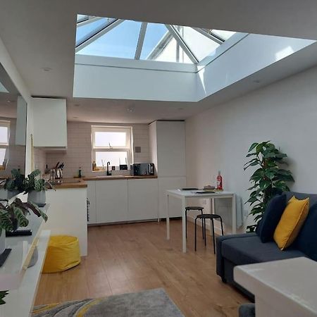 1 Bedroom Modern Duplex سوثامبتون المظهر الخارجي الصورة