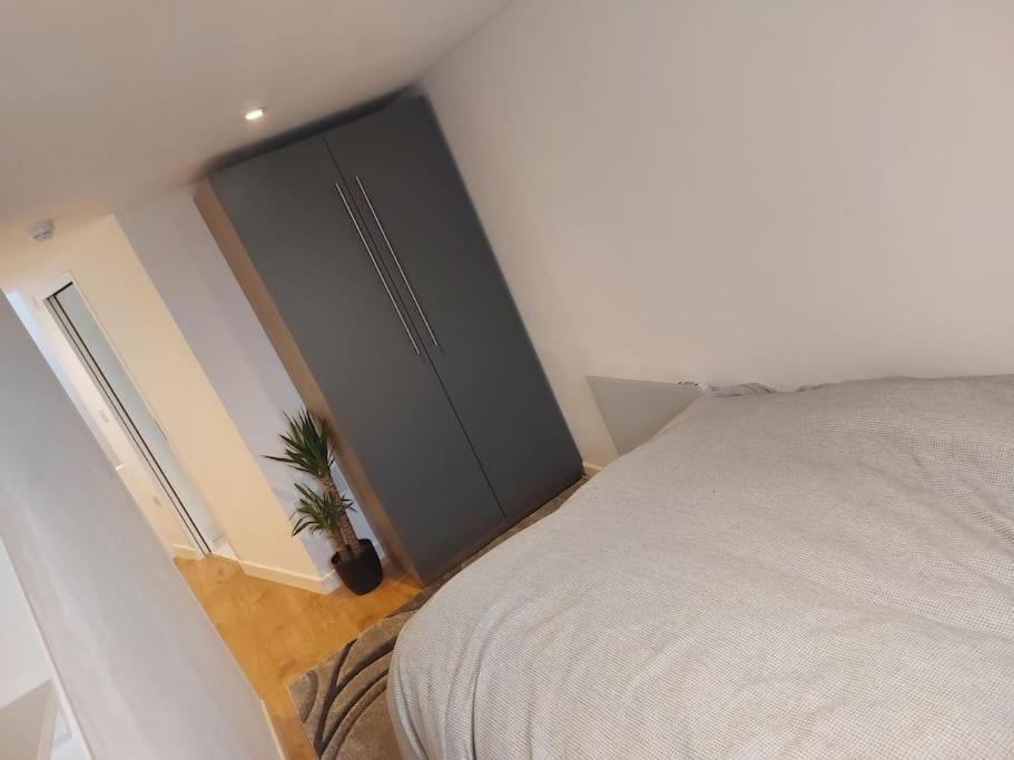 1 Bedroom Modern Duplex سوثامبتون المظهر الخارجي الصورة