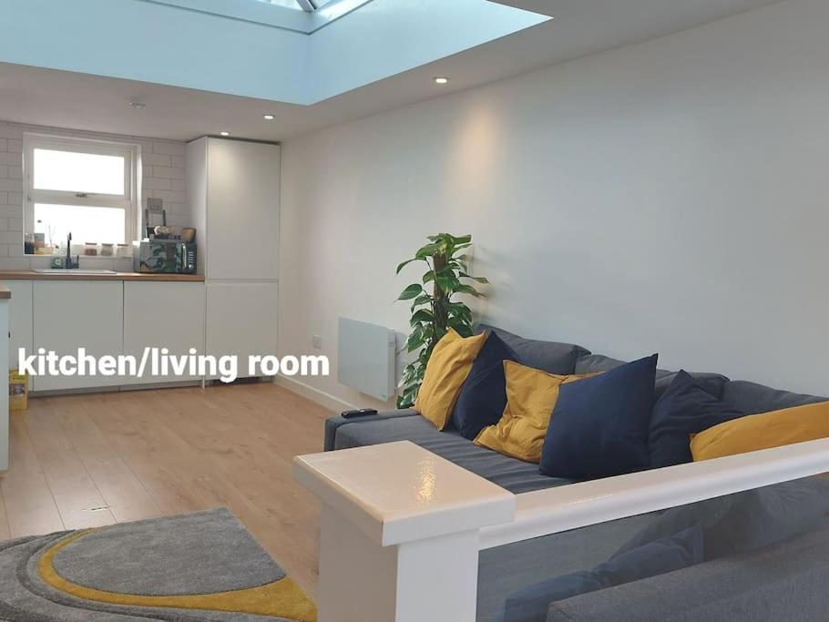 1 Bedroom Modern Duplex سوثامبتون المظهر الخارجي الصورة