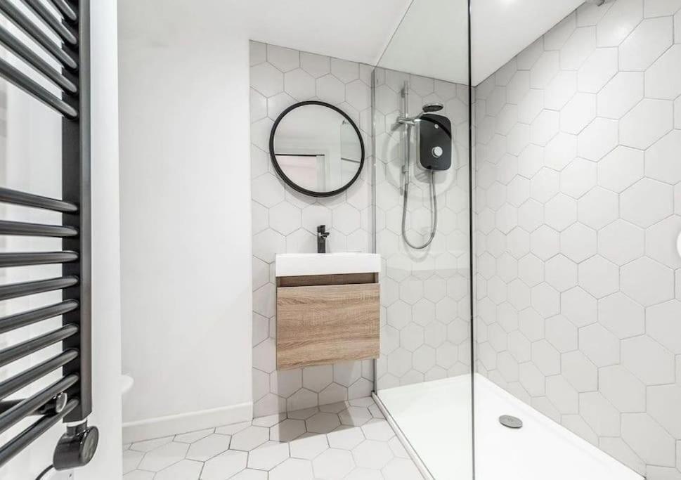 1 Bedroom Modern Duplex سوثامبتون المظهر الخارجي الصورة